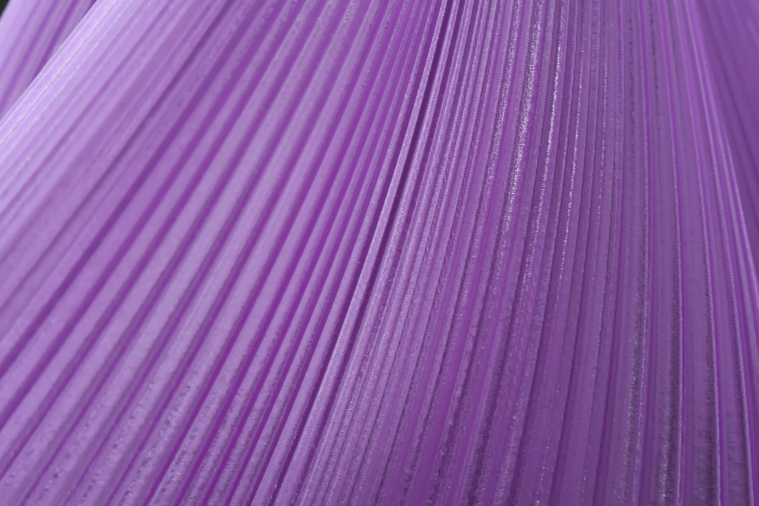 Ingezoomd detail paarse tafellamp