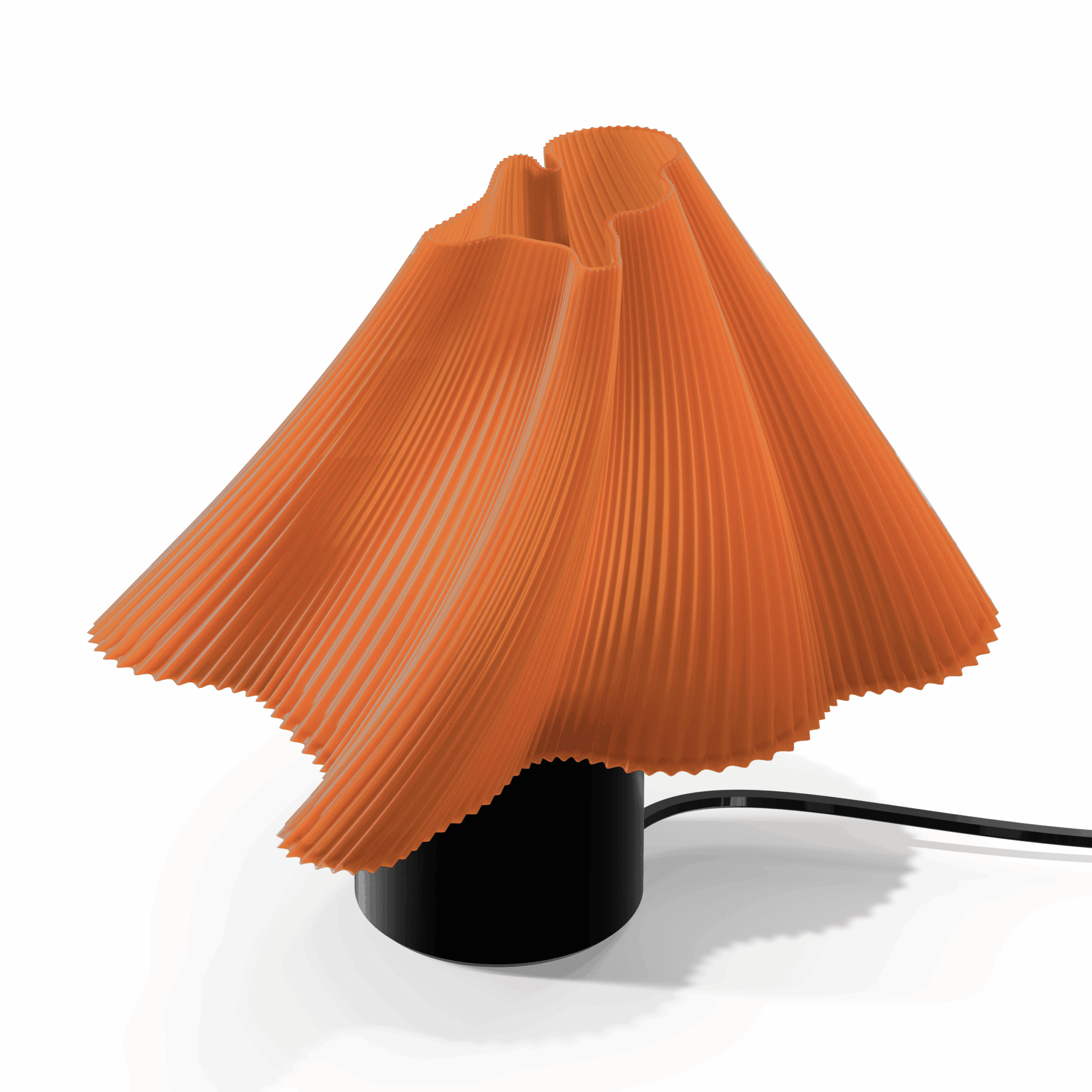 Oranje tafellamp met 3D-geprinte kap op een houten vensterbank, verspreidt warm licht en creëert een gezellige sfeer.